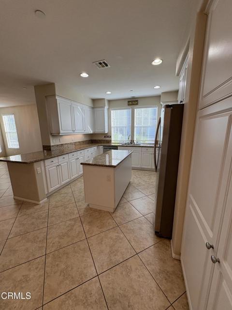 Building Photo - 5647 Brubeck St