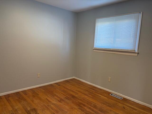 Building Photo - 3300 Fernwood Ave