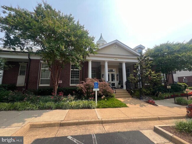 Building Photo - 1521 Spring Gate Dr.