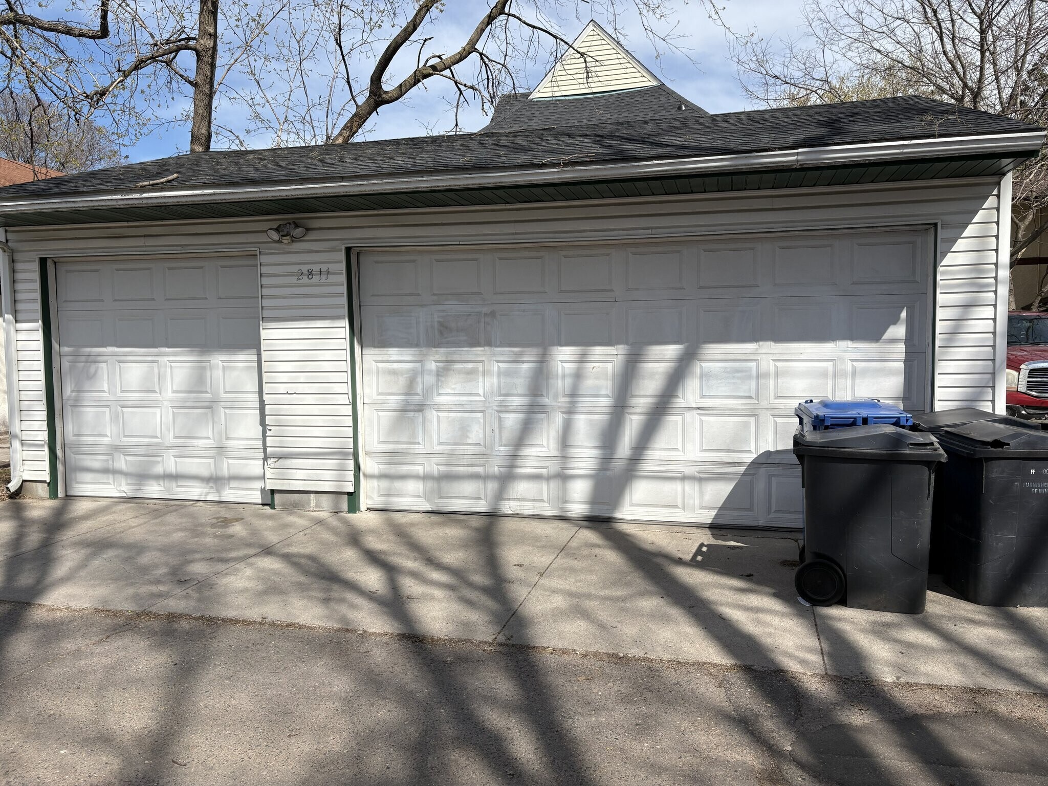 Building Photo - 2811 N Lyndale Ave