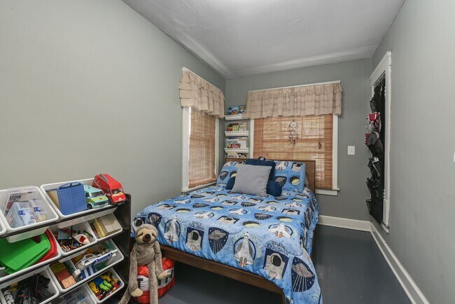 Building Photo - 3977 W 23rd St