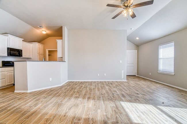 Building Photo - Beautiful New Construction Home!