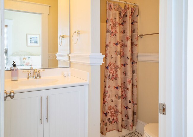 Building Photo - ENJOY OCEAN BREEZES FROM THIS FURNISHED OFF-SEASON OCEAN VIEW CONDO W/BALCONIES