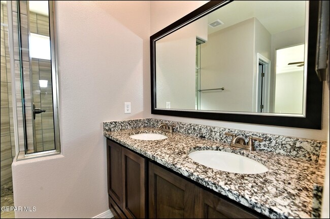 Building Photo - 10716 Drew Pearson Dr