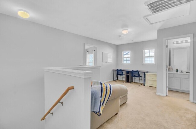 Building Photo - 132 Woodward Rd