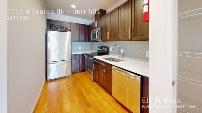 Building Photo - 1115 H St NE
