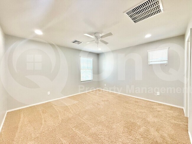 Building Photo - 3159 E Chisum Ln