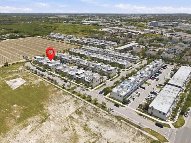 Building Photo - 25847 SW 145th Ave