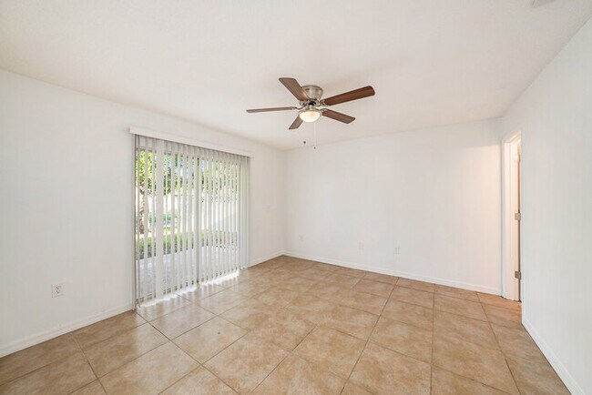 Building Photo - 1020 Brenton Leaf Dr