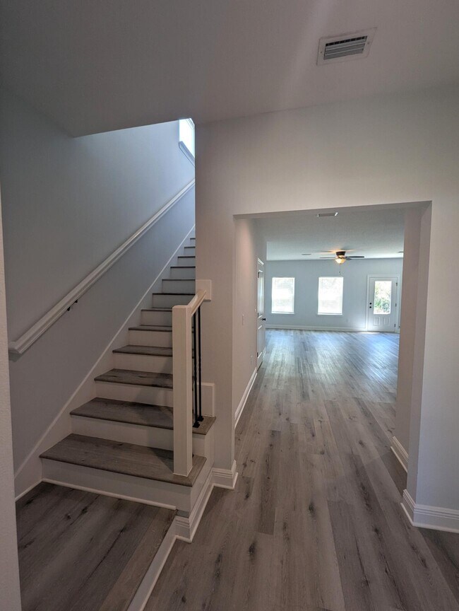 Building Photo - 1736 Sound Haven Ct
