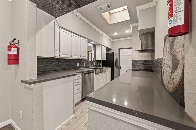 Building Photo - 4024 Breakwood Dr