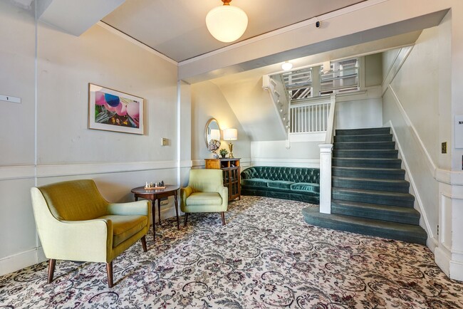 Building Photo - Charming, historic 1-bdrm/1-bath condo off...