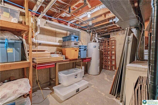 Building Photo - 2962 Fairfield Dr N