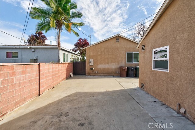 Building Photo - 1129 N Briarwood St