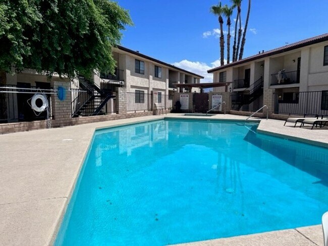 Building Photo - 2BB 2BA Condominium, Utilities Included