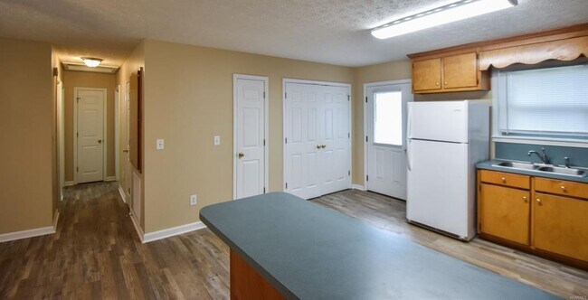 Building Photo - 3840 Browns Rd