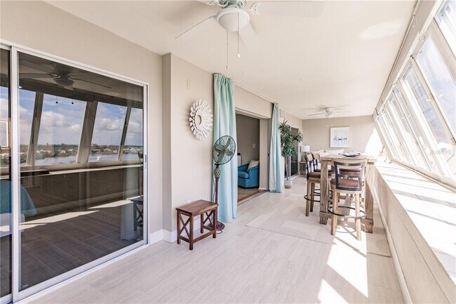 Building Photo - 1255 E Peppertree Dr