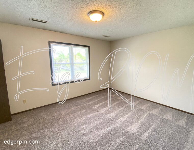 Building Photo - 5407 Norse Dr