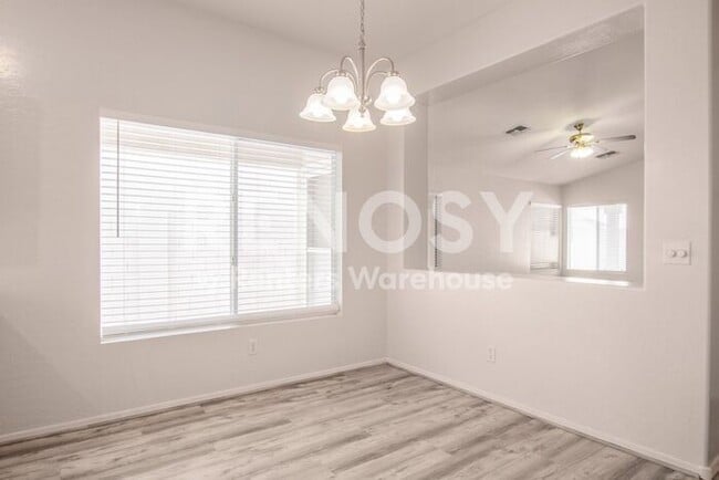 Building Photo - Ideal 3 Br 2 Ba 2 Cg Home Near Loop 303 & Greenway in Surprise!