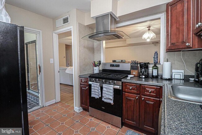 Building Photo - 5478 Cedar Ln