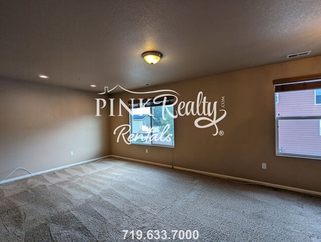 Building Photo - 2002 Phillips Alley