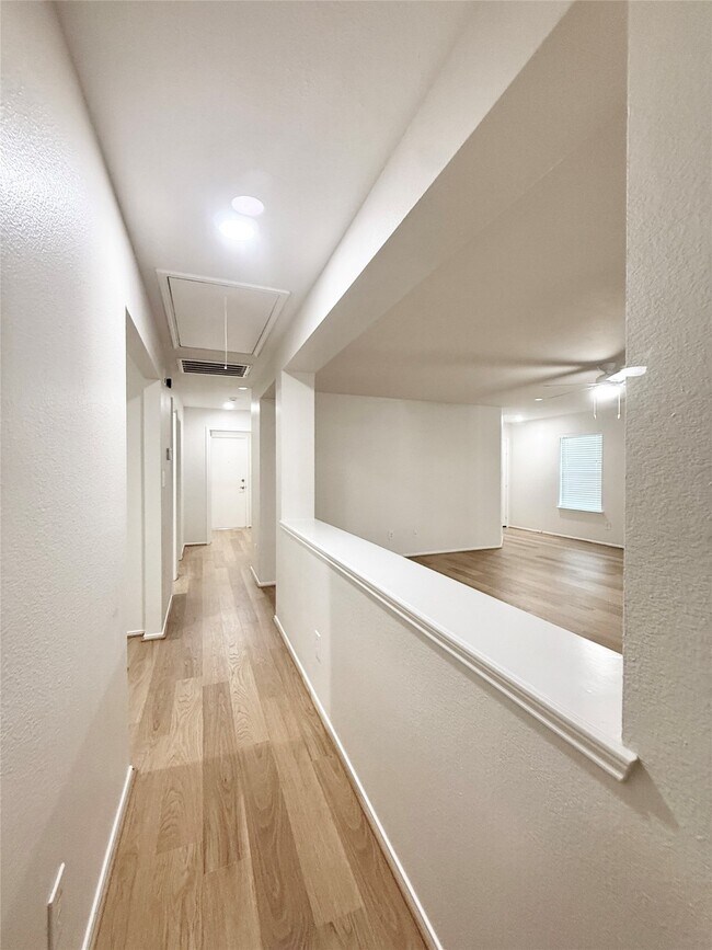 Building Photo - 5718 Highbury Ct