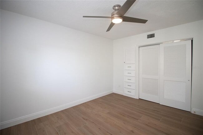 Building Photo - 17011 Dolphin Dr