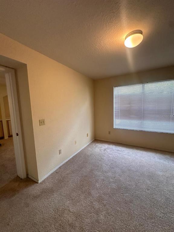 Building Photo - 820 Camargo Way