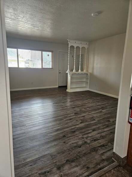 Building Photo - 3513 Sierra Vista Dr