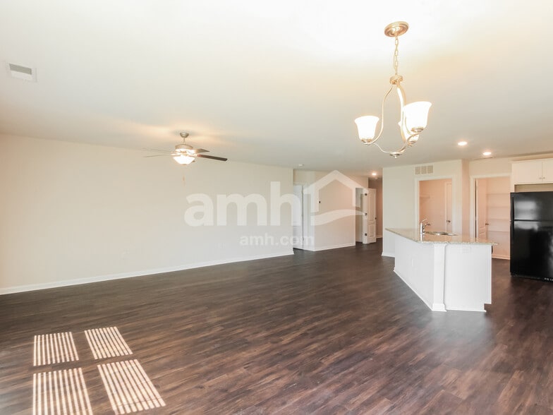 Building Photo - 7104 Brittany Pointer Ct