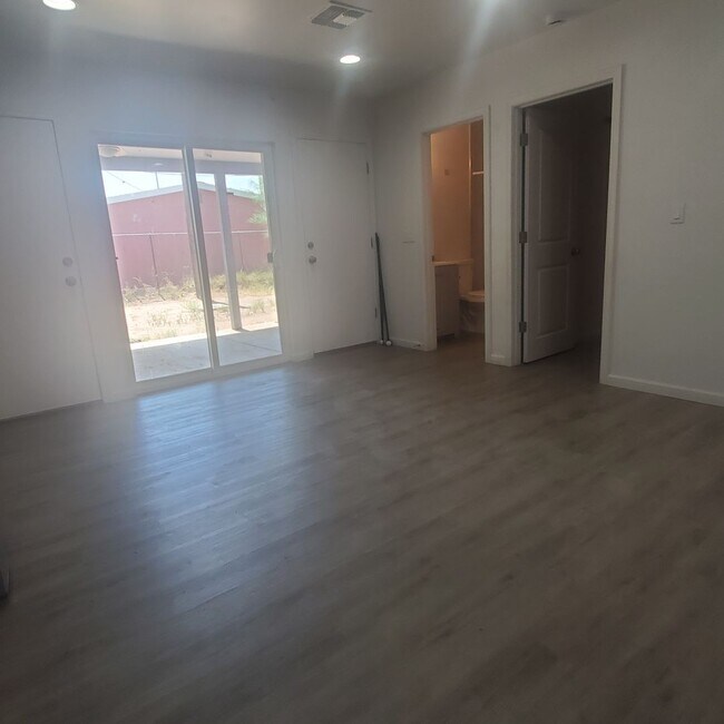Building Photo - New Home Centrally Located