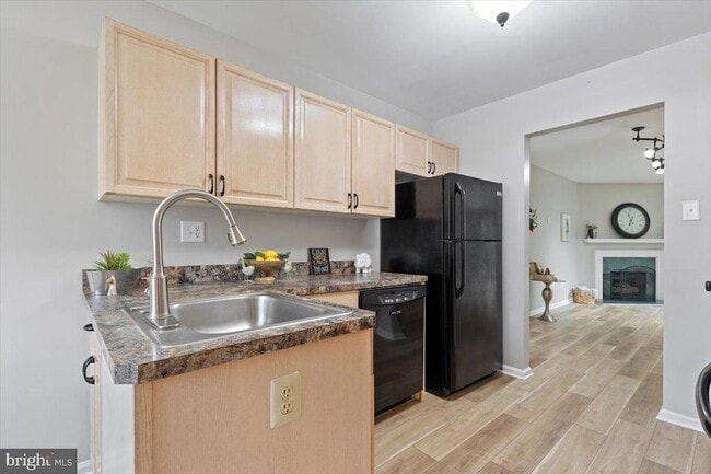 Building Photo - 105 Pin Oak Ct