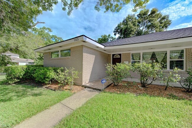 Building Photo - 5025 Hazelton St
