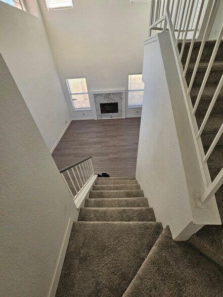 Building Photo - 5814 Goodsprings Ct