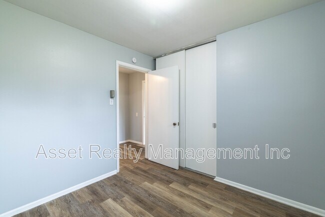 Building Photo - 4520 Nicholas Rd NW