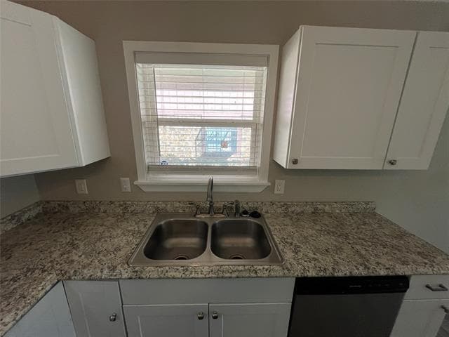 Building Photo - 5827 Columbia Ave