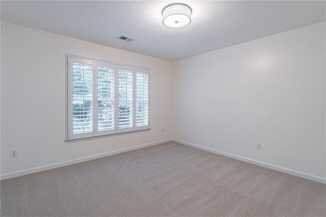Building Photo - 5491 Oxford Chase Way