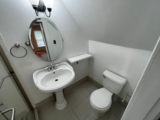 Building Photo - 1476-1478 Michigan Ave.   Mgt