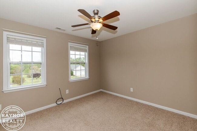 Building Photo - 335 Moonlight Dr