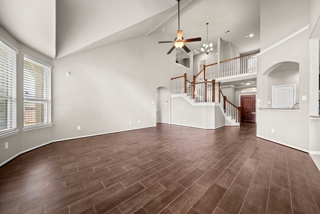 Building Photo - 307 Fairwood Springs Ln