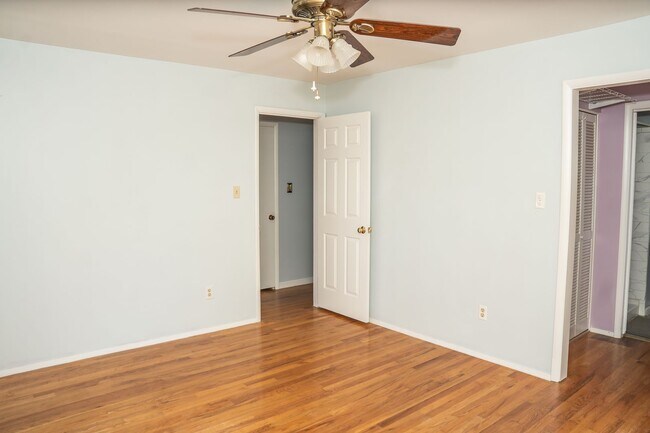 Building Photo - 1643 Colonial Manor Dr