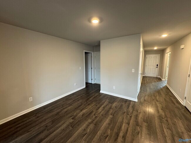 Building Photo - 117 Hank Ct