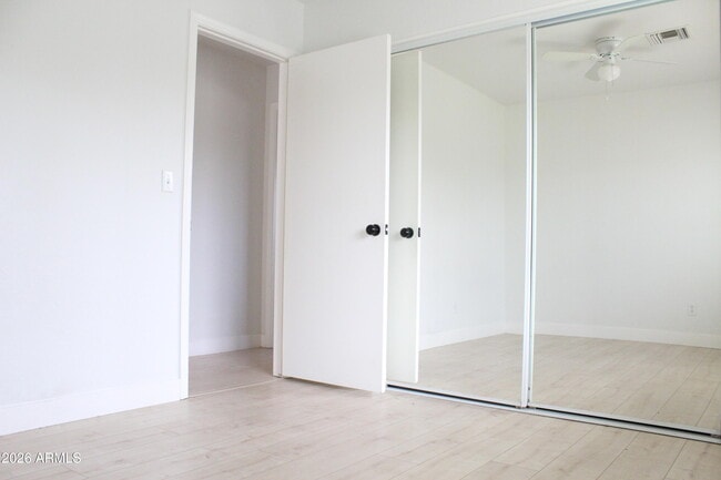 Building Photo - 7301 W Canterbury Dr