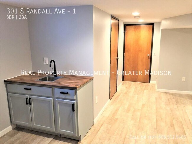 Building Photo - 301 S Randall Ave