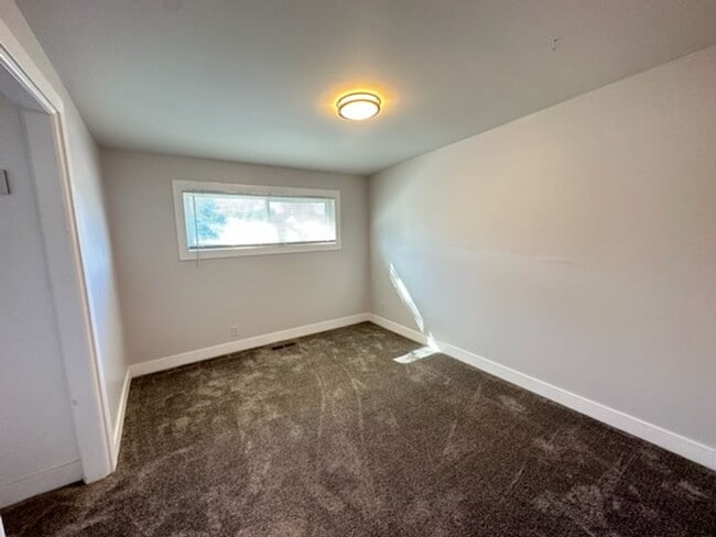 Building Photo - 2928 W Lehi Dr