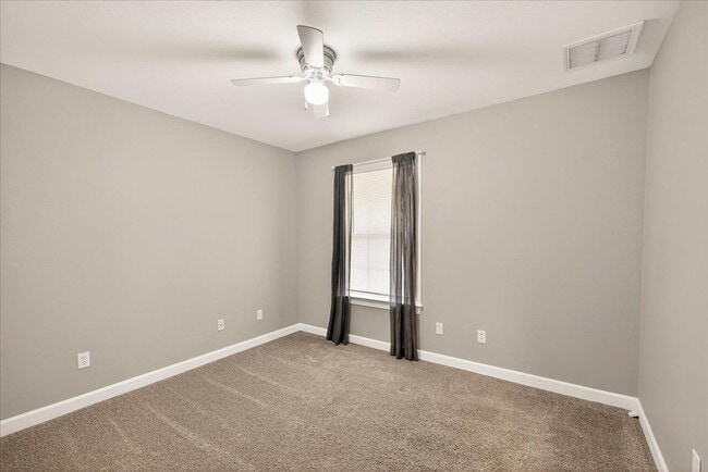 Building Photo - 4 Swift Pass