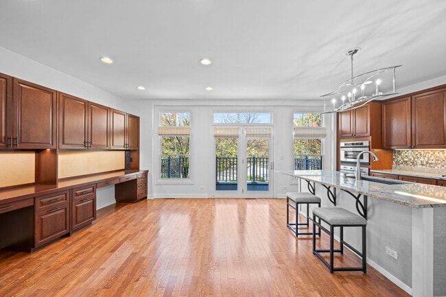 Building Photo - 1813 Admiral Ct