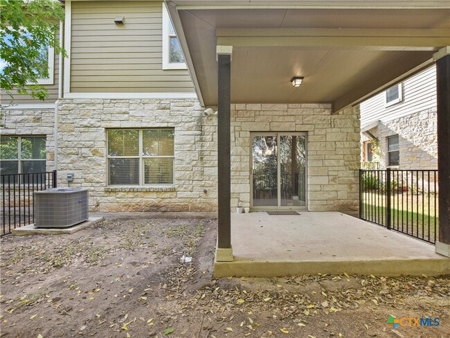 Building Photo - 516 E Slaughter Ln