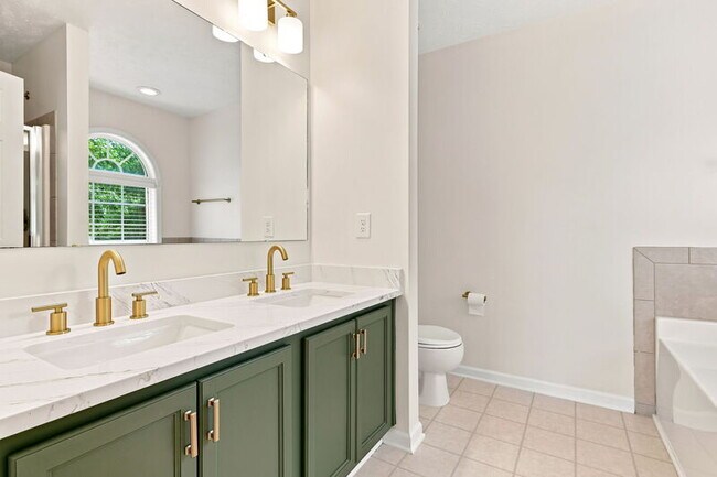 Building Photo - 4906 Yorkchester Dr