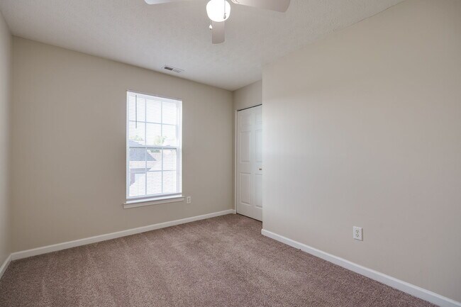 Building Photo - 3594 Armada Dr